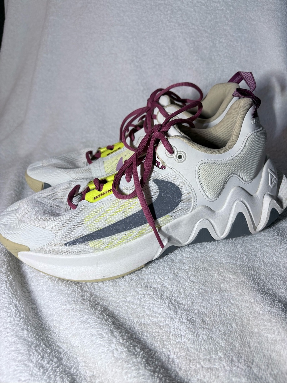 Nike Men’s White Sneakers with Plum Laces and Neon Yellow Accents